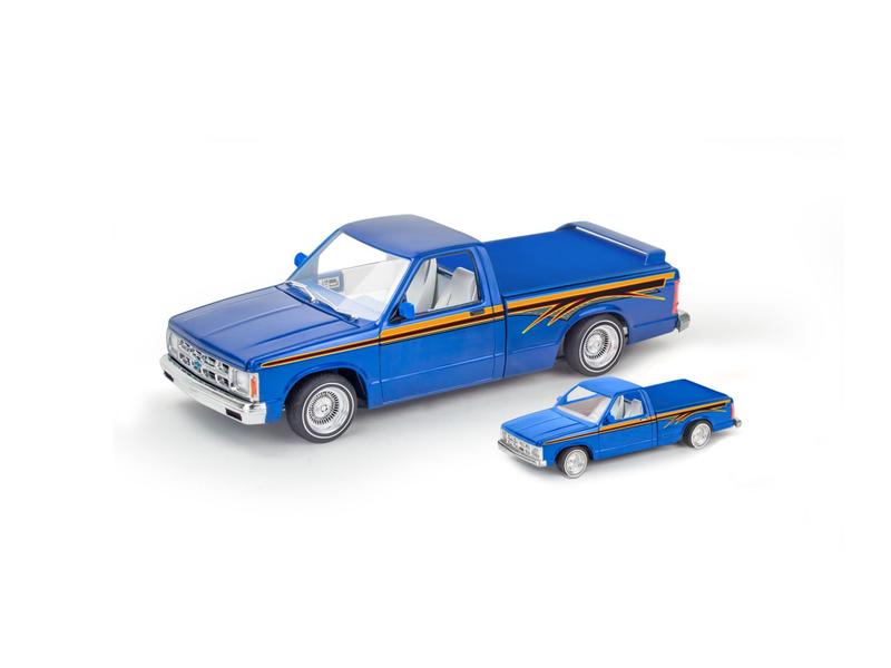 ミニカー Revell Lowrider Chevy S-10 Pickup Kit de construção de modelos Revell 1991 Chevy S-10 Lowrider 1:25